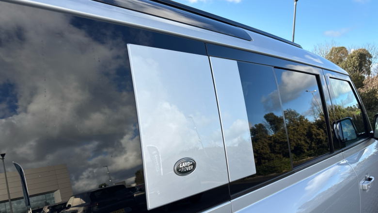 Land Rover Defender 3.0 D250 X-Dynamic S 110 5dr Auto Diesel Estate